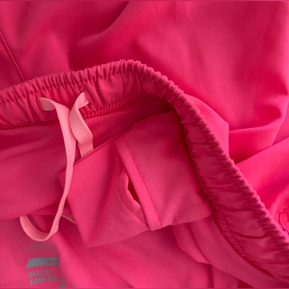 Pink workout shorts - Picture 4 of 6